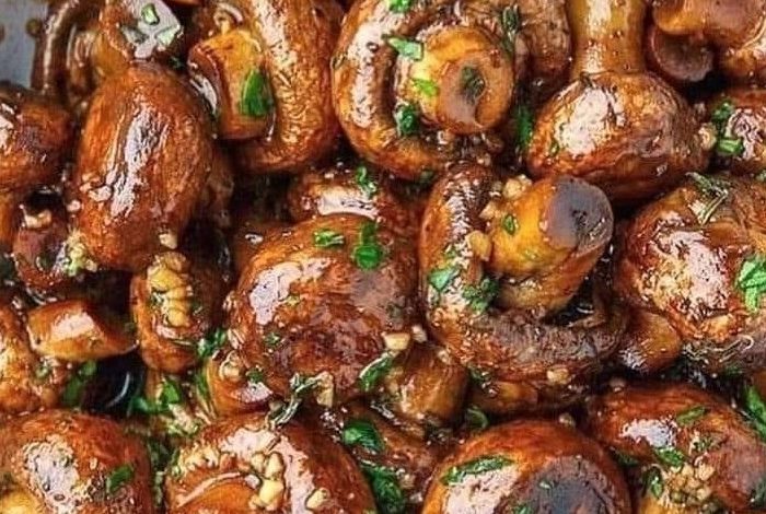 MUSHROOMS WITH ROASTED GARLIC new york times recipes
