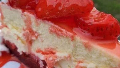 Strawberry Red Velvet Cheesecake