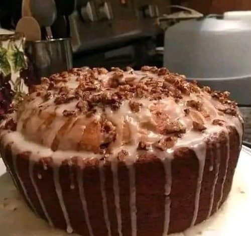 The Art and Science of Baking a Perfect Cinnamon Pecan Cake