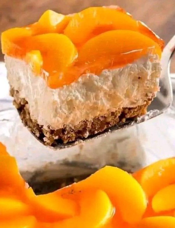 Delicious Peach Cheesecake Bars