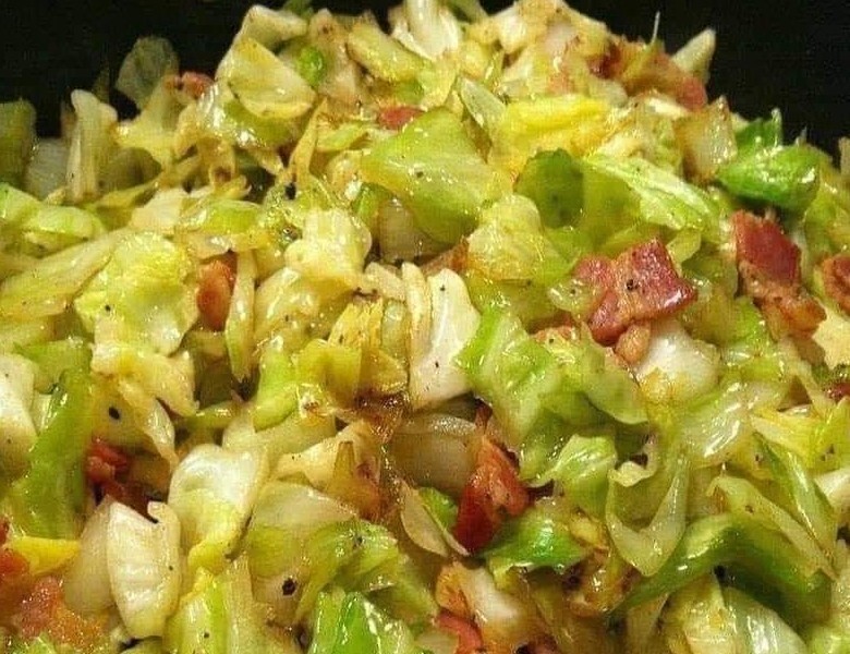 Sautéed Cabbage with Bacon Recipe - TINSUF