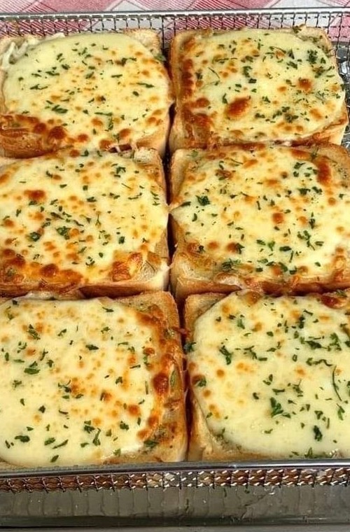 Cheesy Garlic Bread Toasts