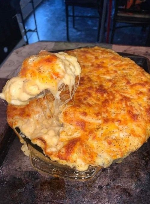 Classic Baked Macaroni and Cheese