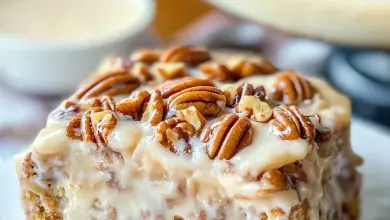 Pecan Cinnamon Roll Cake Recipe