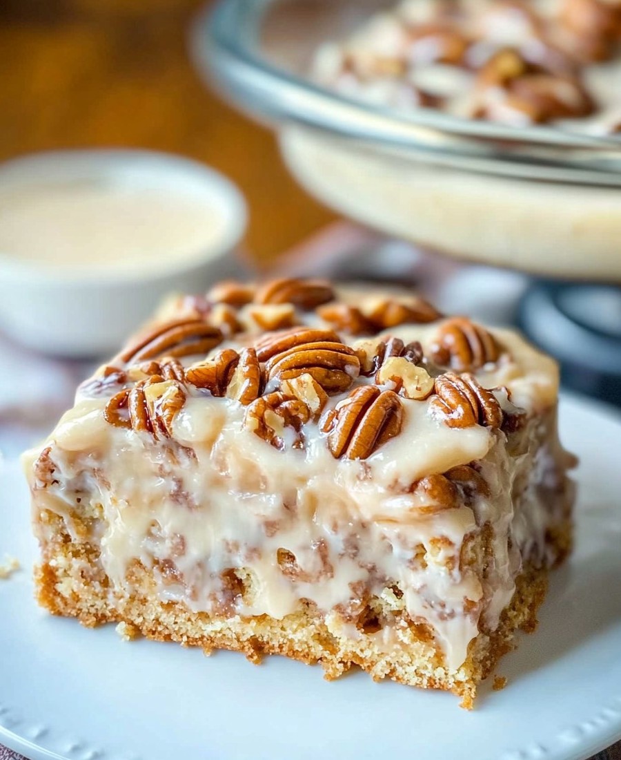 Pecan Cinnamon Roll Cake Recipe