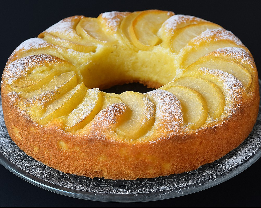 Fluffy Apple Mascarpone Cake