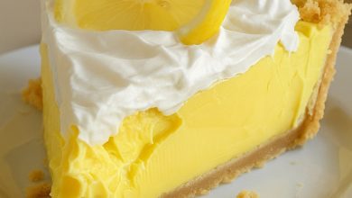 4-Ingredient Lemon Cream Cheese Dump Cake