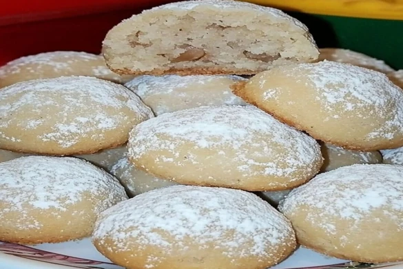 "Buttery Pecan Snowball Cookies Recipe – 24 Classic Holiday Cookies"
