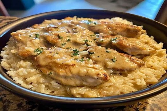 Smothered Chicken with Rice – Creamy Southern Comfort Food